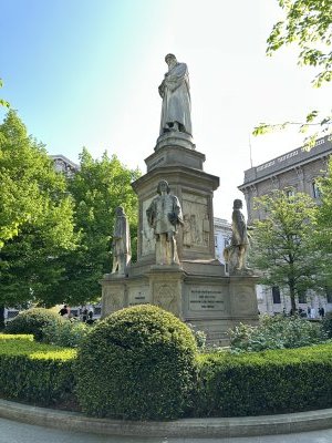 45.46695277777778,9.18987222222222