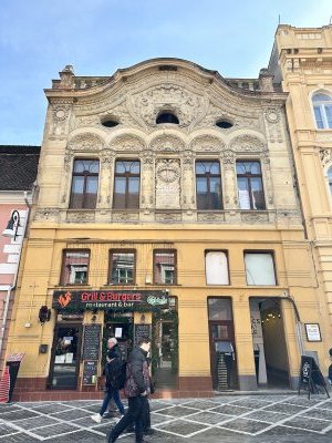 45.64267777777778,25.59116388888889