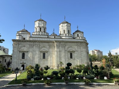 47.16454444444445,27.58941111111111