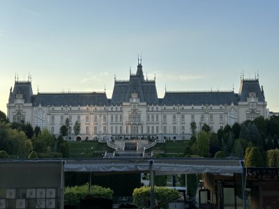 47.15533333333333,27.58828055555555