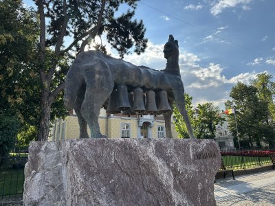 47.15908888888889,27.58552777777778