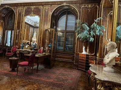 48.18555,16.31228055555556