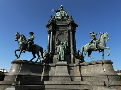 48.20459444444445,16.36092222222223