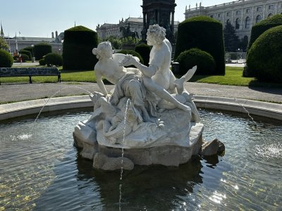 48.20446111111112,16.36002777777778